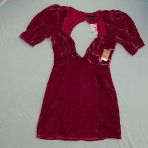 NEVER WORN CUTE AND FUN VELVET DRESS!